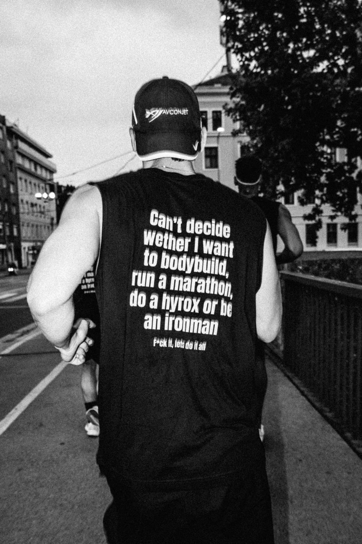 Breit & Schnell Shirt: Can't decide wether I want to bodybuild, run a marathon, do a hyrox or be an ironman — f*ck it, let's do it all
